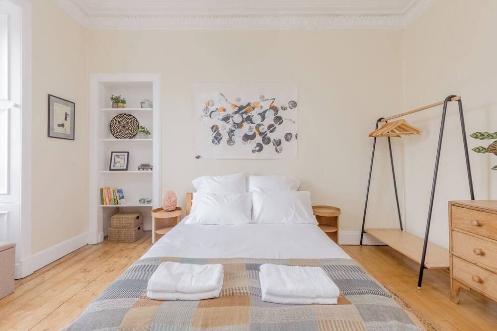 Edinburgh Castle Views! Stylish 2bd Flat, Sleeps 4 - Edinburgh - Phòng ngủ