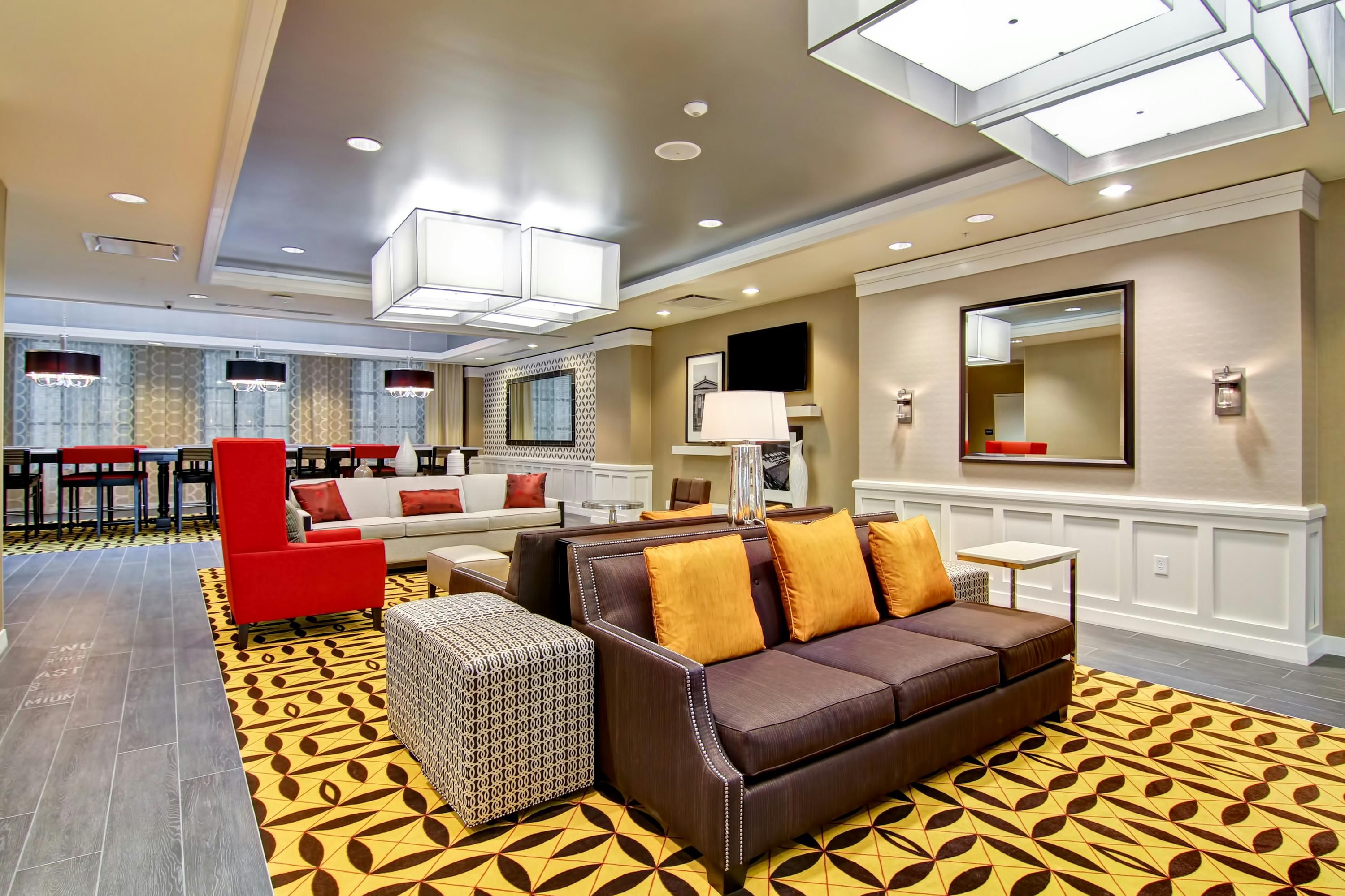 Hampton Inn & Suites Cincinnati-Downtown - סינסינטי - טרקלין