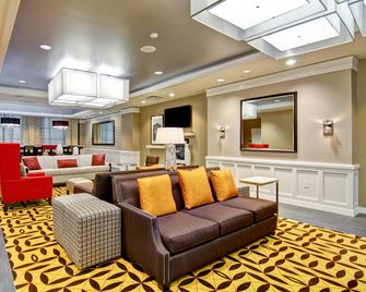 Hampton Inn & Suites Cincinnati-Downtown - Cincinnati - Lounge