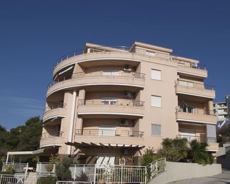 Apartment Mala - Trogir - Building