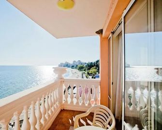Royal Bay Spa Hotel - Elenite - Balkon