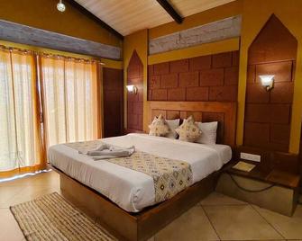 Royal Stone Resort - Panchgani - Ložnice