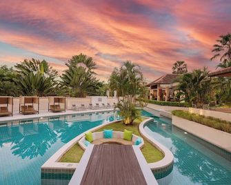 Dewa Phuket (Beach Resort, Villas And Suites) (Sha Plus) - Sakhu - בריכה