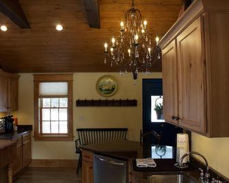 Clarksburg Cottage, your tranquil home in the perfect get-away location! - Eden - Comedor