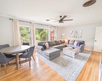 Serenity Place - Tyler - Sala de estar