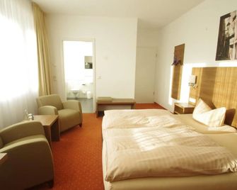 Hotel Peterchens Mondfahrt - Fulda - Schlafzimmer