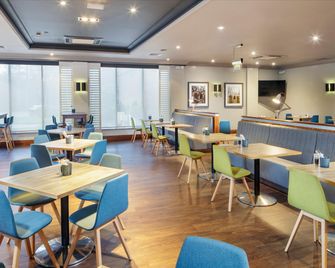 Holiday Inn Peterborough - West By IHG - פטרבורו - מסעדה