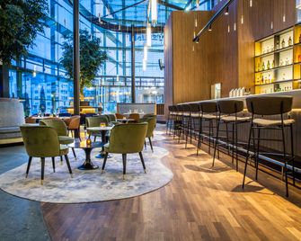 Radisson Blu Hotel, Cologne - קלן - בר