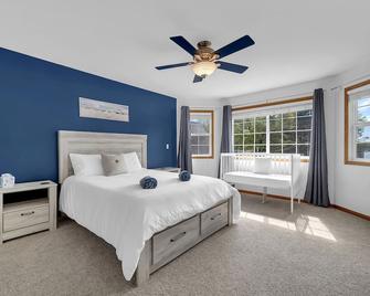 Upper Silver Lake cottage just minutes from Silver Lake Sand Dunes - Mears - Habitación