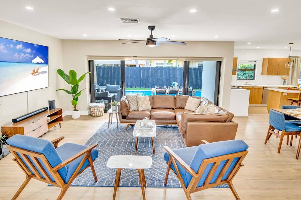 Open Concept Bungalow Beach Proximity Lush Neighborhood Pearl Key - فورت لاودردال - غرفة معيشة