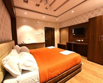 Hotel Hello - Bhadrak - Bedroom