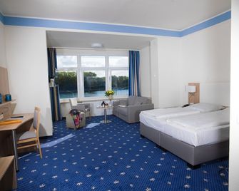 Hotel Deutscher Kaiser - ליבק - חדר שינה