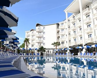 Hotel Onufri - Golem - Piscina