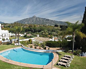Marbella Arena - a beautiful holiday rental townhouse on the doorstep of Puerto Banus - Marbella - Piscine