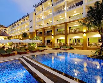 Kata Sea Breeze Resort (SHA Plus+) - Karon