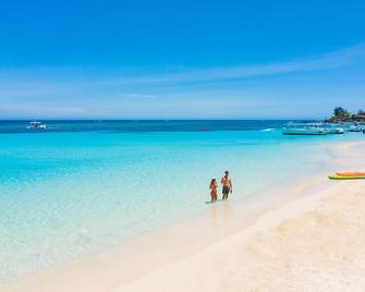 Mayan Princess Beach & Dive Resort - Coxen Hole - Strand