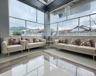 Elka-Es Villa - Bandung - Sala de estar