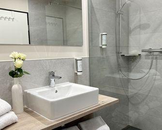 Dimas Hotel Ettenheim - Rust - Ettenheim - Bathroom