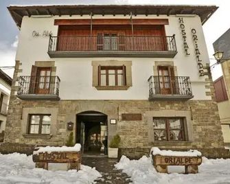 Hostal Orialde - Ochagavía - Edificio