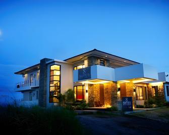8 Suites By Fat Jimmy's - Tagaytay - Building