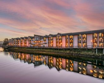 Kathryn Riverfront Inn, an Ascend Collection Hotel - Seaside - Toà nhà