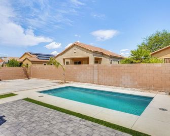 Pet-Friendly Marana Home: 20 Mi to Tucson! - Marana - Pool
