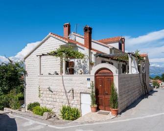 Apartments Veve - פוסטירה - בניין