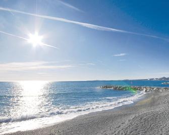 Beautiful home in Cagnes sur Mer - Cagnes-sur-Mer - Strand