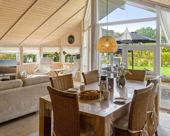 Holiday Home Thorke - 200m from the sea by Interhome - Nysted - Restaurant