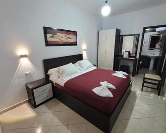 Haris Hotel - Vlorë - Bedroom