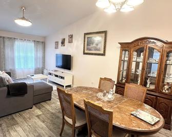 Tranquility Home near Beaches - Palm Coast - Dining room