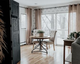 The Aerie - By Our Little Nests - Whitehall - Dining room