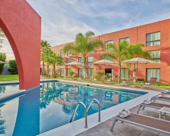 Fiesta Inn Aguascalientes - Aguascalientes - Pool