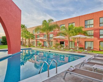 Fiesta Inn Aguascalientes - אגואסקליאנטס - בריכה
