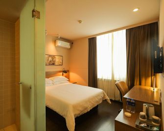 Jinjiang Inn Select Shenyang North Station Huigong Plaza - Shenyang - Camera da letto
