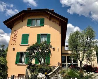 Cornelle Hotel - Mozzo - Edificio