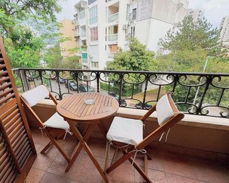 Central Hotel & Restaurant - Budva - Balcón
