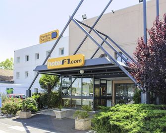 Unisotel Bollène A7 Ex-Hotel F1 - Bollène - Gebäude