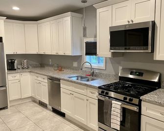 family friendly - Johnston - Kitchen