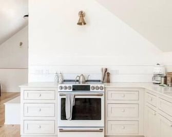 Homestead Barn Loft - Sonora - Kitchen