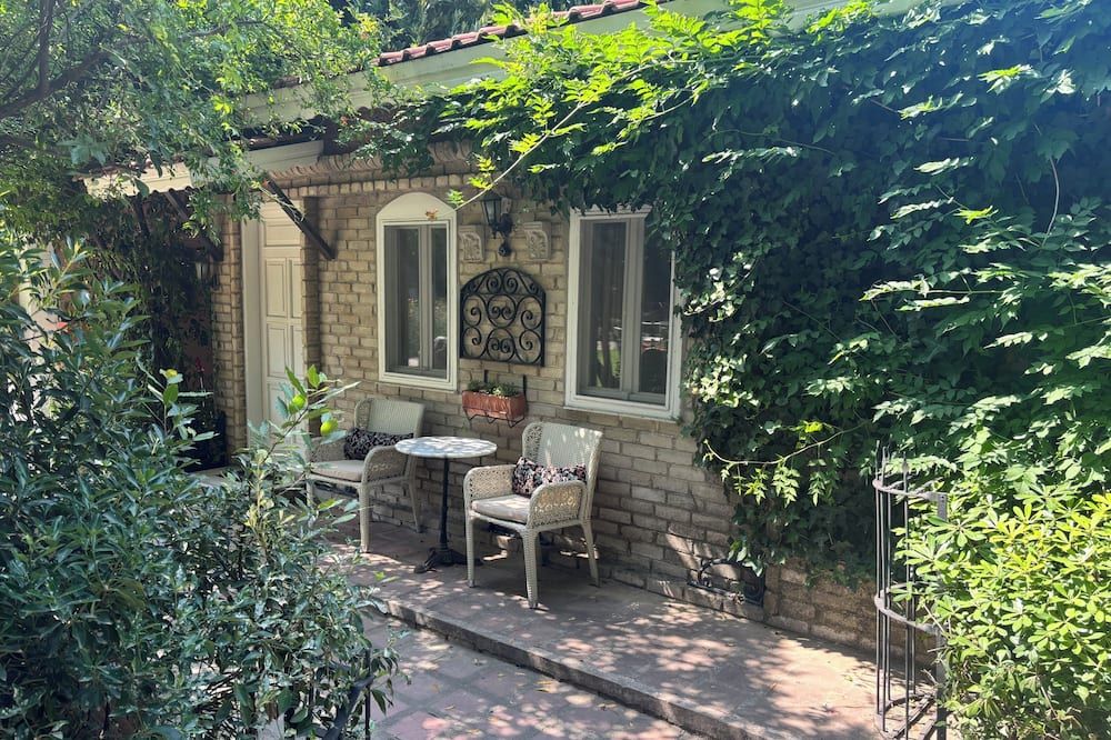 هوتل كاليهان - سلجوق - شرفة مرصوفة