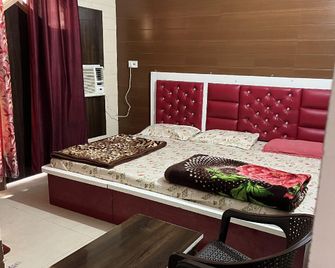 Dream Land Hotel - Jammu - Bedroom