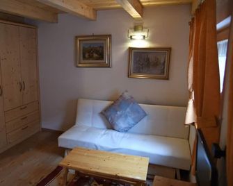 Room with mezzanine in Canazei - Canazei - Phòng khách