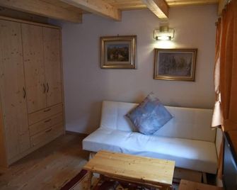 Room with mezzanine in Canazei - קאנאזיי - סלון