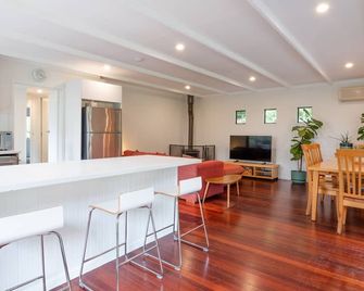 Surf Side Retreat - Inverloch - Patio