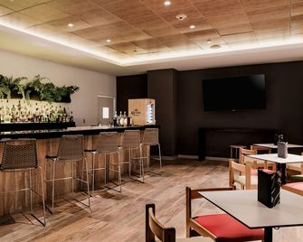 Hotel Costa Del Sol Wyndham Tumbes - Tumbes - Bar