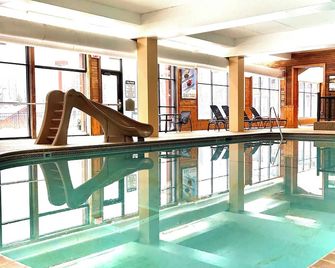 Newly Remodeled Elite End Unit~1 Bedroom+loft~ski-Inski-Out~pools~view - Lutsen - Piscina
