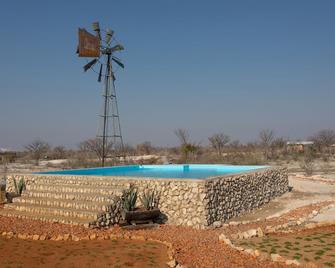 Etosha Trading Post - Okaukuejo - Piscina