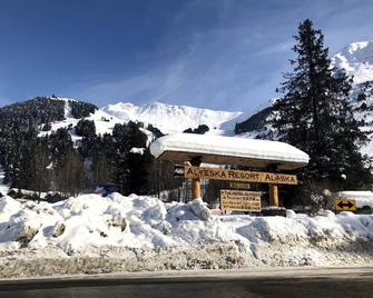 Quiet condo five minutes from Alyeska Resort. - Girdwood - Budynek