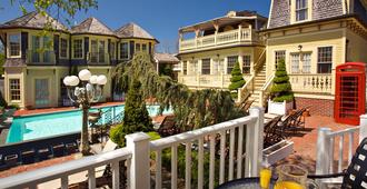 Brass Key Guesthouse Adults Only - Provincetown - Balcony